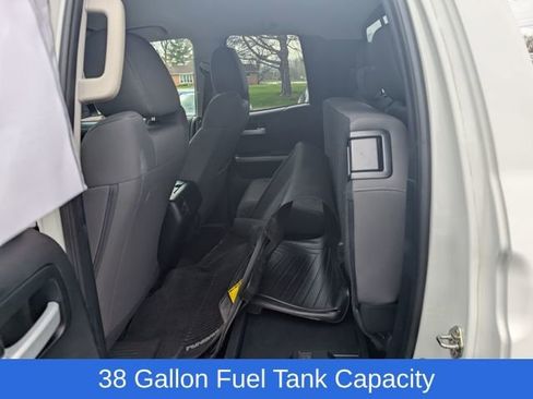 Used 2019 Toyota Tundra SR5 w/ Convenience Package image 11