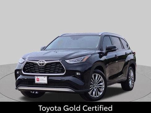 Certified 2026 Toyota Highlander Platinum AWD/4WD image 1