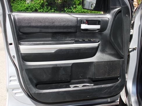 Used 2017 Toyota Tundra SR5 image 14