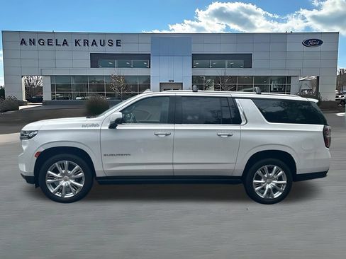 Used 2021 Chevrolet Suburban High Country w/ Premium Package AWD/4WD image 4
