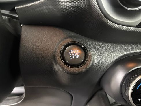 Used 2025 Hyundai Venue SEL FWD image 16