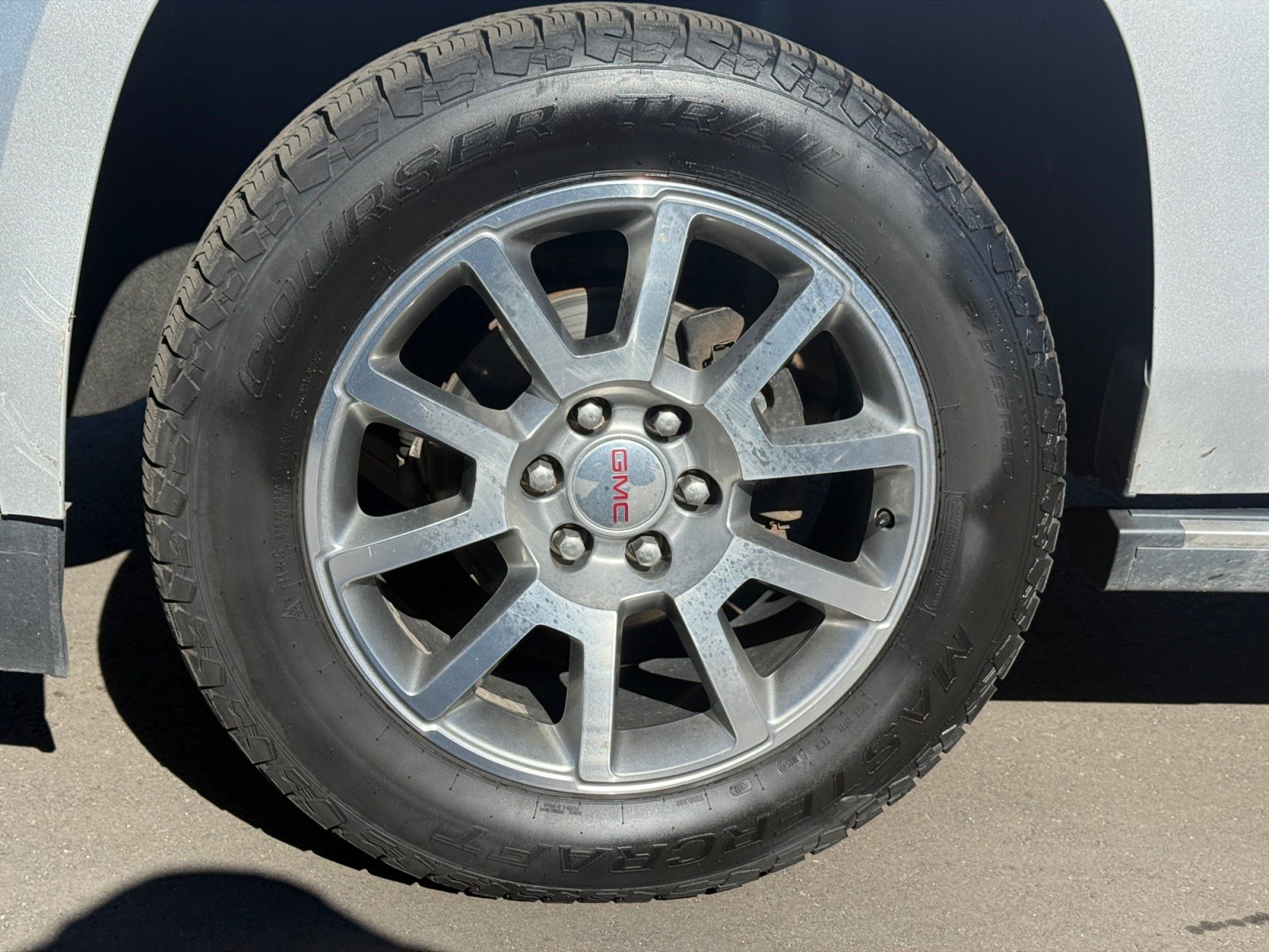 Used 2015 GMC Yukon Denali w/ Premium Package AWD/4WD image 24