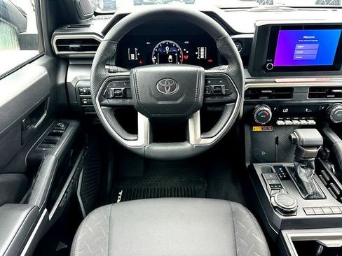 Used 2025 Toyota Tacoma SR5 w/ SR5 Upgrade Package AWD/4WD image 19