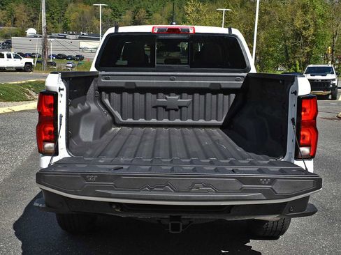 Used 2026 Chevrolet Colorado Z71 w/ Technology Package AWD/4WD image 8