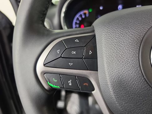 Used 2019 Jeep Grand Cherokee Laredo w/ Laredo X Package AWD/4WD image 15