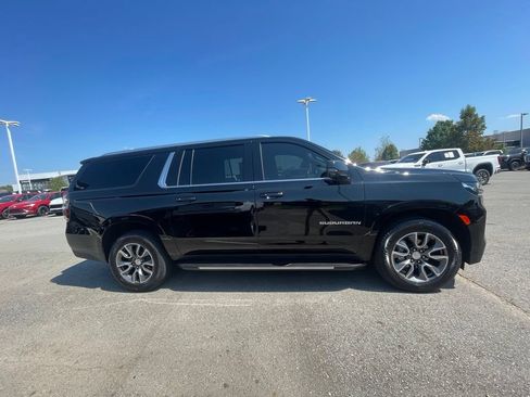 Used 2021 Chevrolet Suburban LT w/ LT Signature Package AWD/4WD image 5