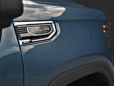 Used 2024 GMC Sierra 1500 SLT image 10