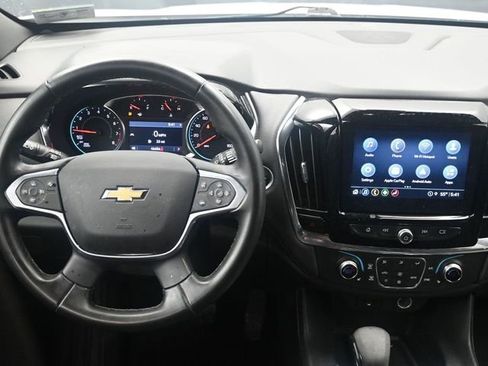 Used 2023 Chevrolet Traverse LT image 11