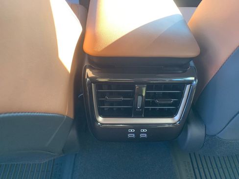 New 2025 Toyota Crown Signia Limited image 28