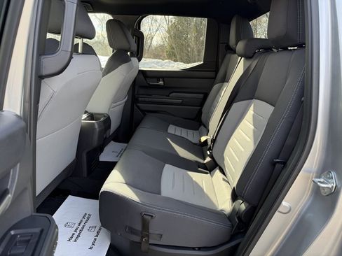 Used 2024 Toyota Tacoma TRD Off-Road image 27