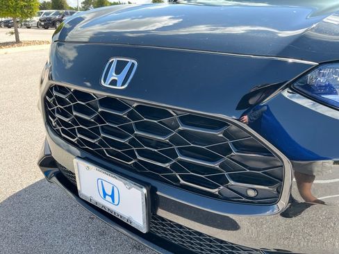 Certified 2025 Honda HR-V EX-L image 15