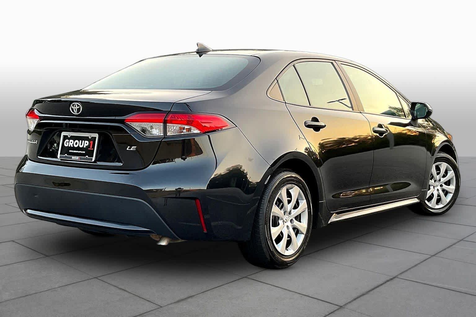 Used 2021 Toyota Corolla LE FWD image 13