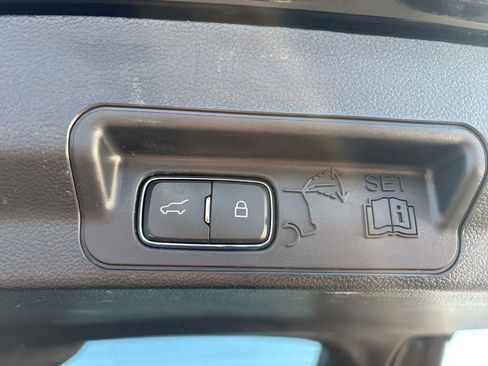 Used 2022 Ford Explorer XLT w/ Equipment Group 202A image 13