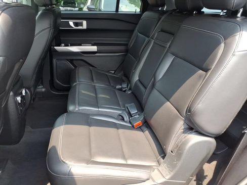Used 2022 Ford Explorer XLT w/ Equipment Group 202A AWD/4WD image 22