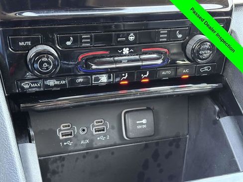 Used 2023 Jeep Grand Cherokee L Limited AWD/4WD image 18