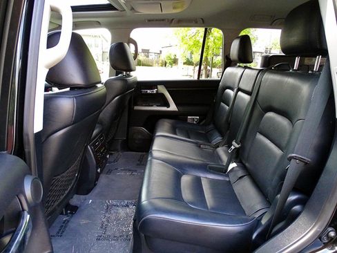 Used 2015 Toyota Land Cruiser AWD/4WD image 29