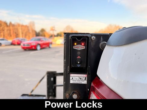 Used 2015 Ford F250 XL w/ Power Equipment Group image 9