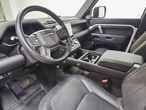 Used 2024 Land Rover Defender 130 X-Dynamic SE image 2