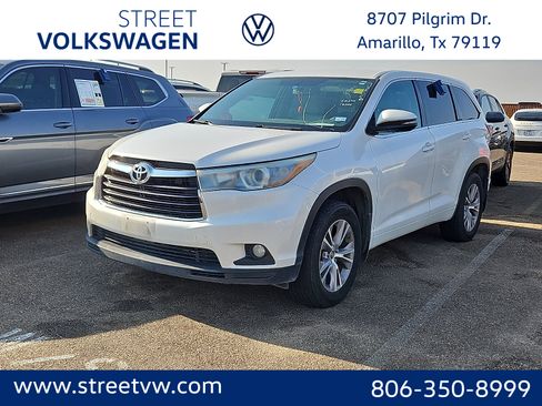 Used 2016 Toyota Highlander Plus AWD/4WD image 1