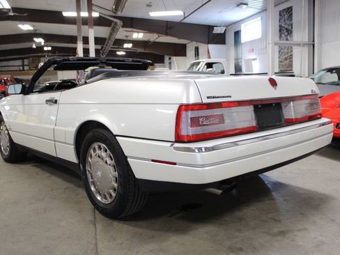 Used 1993 Cadillac Allante FWD image 26