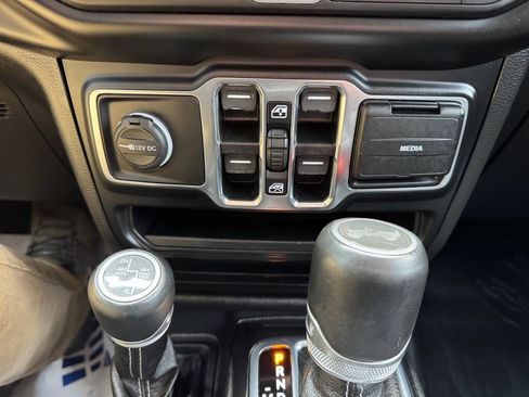 Used 2021 Jeep Wrangler Unlimited Sahara AWD/4WD image 29