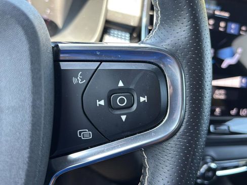 Used 2021 Volvo XC40 T5 R-Design w/ Climate Package AWD/4WD image 28