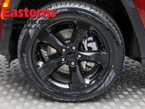 Used 2023 Jeep Grand Cherokee L Laredo image 34