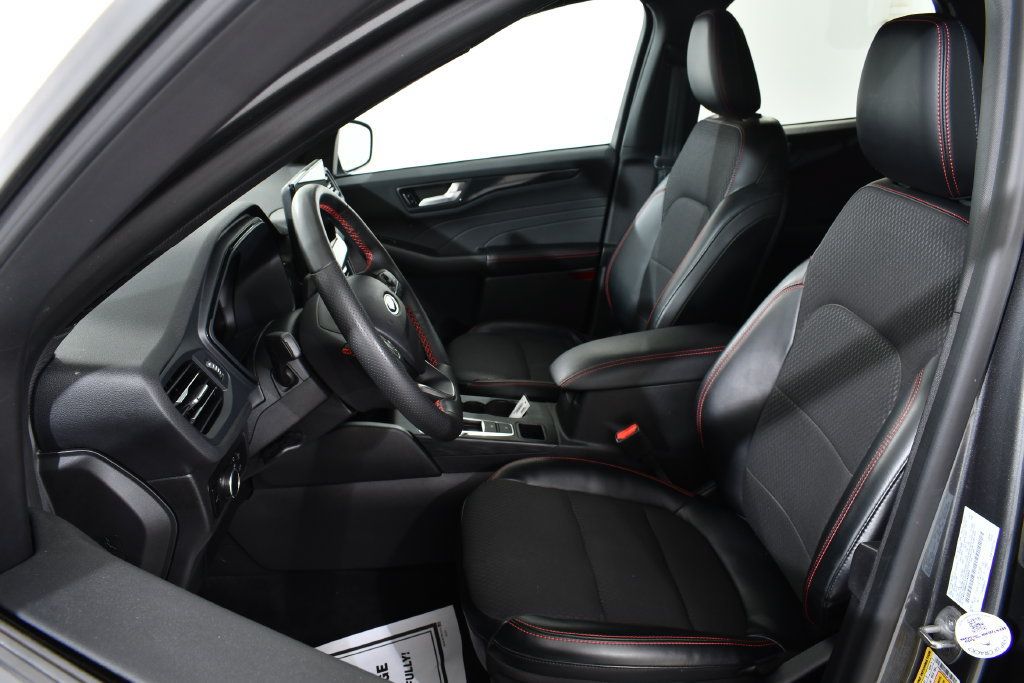 Used 2023 Ford Escape ST-Line w/ Tech Pack #1 AWD/4WD image 6