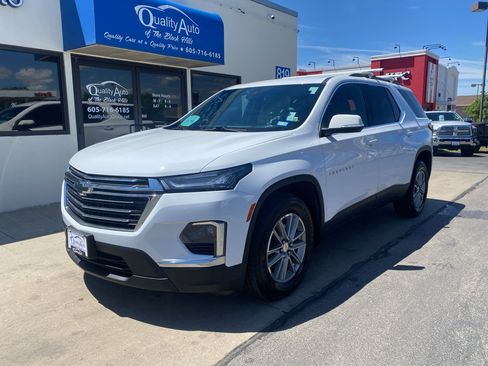 Used 2023 Chevrolet Traverse LT AWD/4WD image 2