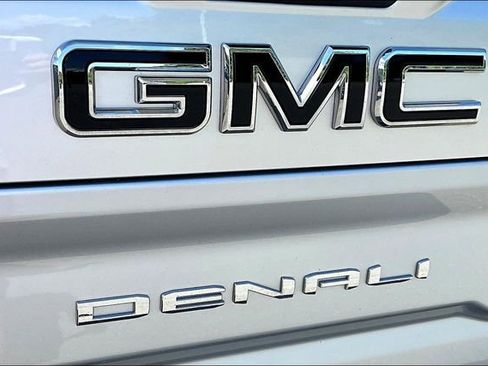 Used 2020 GMC Sierra 2500 Denali w/ Denali Ultimate Package image 23