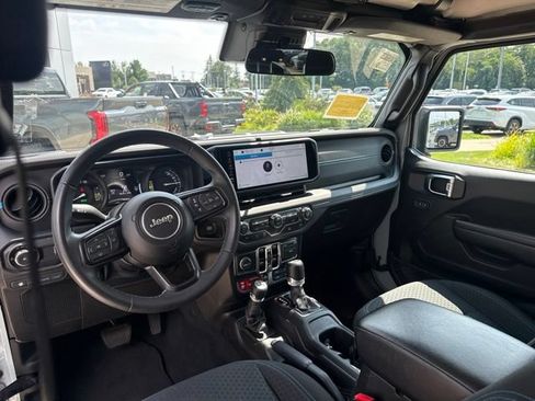 Used 2024 Jeep Wrangler Unlimited Rubicon 4xe AWD/4WD image 28