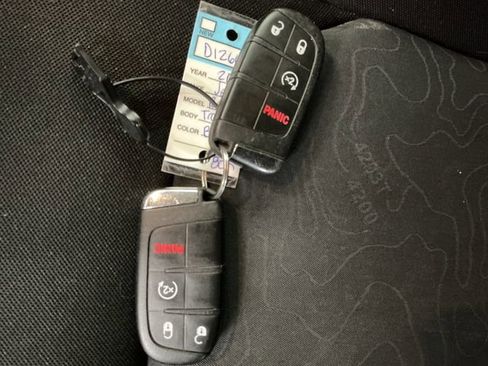 Used 2016 Jeep Renegade Trailhawk image 48