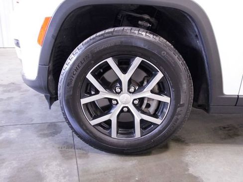 Used 2023 Jeep Grand Cherokee L Limited w/ Trailer Tow Group (B) image 10