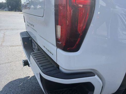 Certified 2024 GMC Sierra 1500 Denali w/ Technology Package AWD/4WD image 8