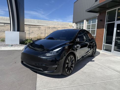 Used 2023 Tesla Model Y Performance AWD/4WD image 4