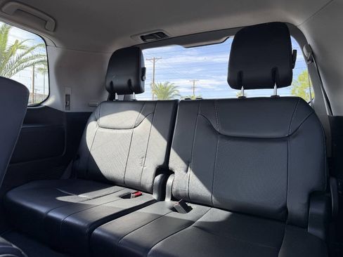 Used 2013 Lexus LX 570 4WD w/ Luxury Pkg image 12