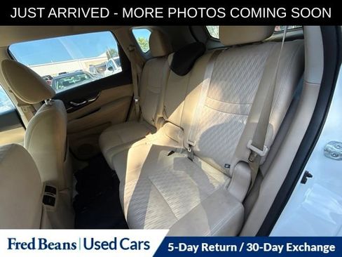 Used 2018 Nissan Rogue SV AWD/4WD image 15