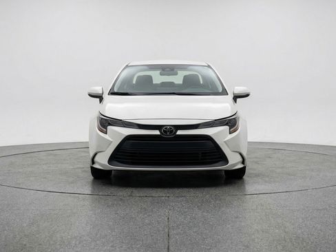 Used 2025 Toyota Corolla LE FWD image 2