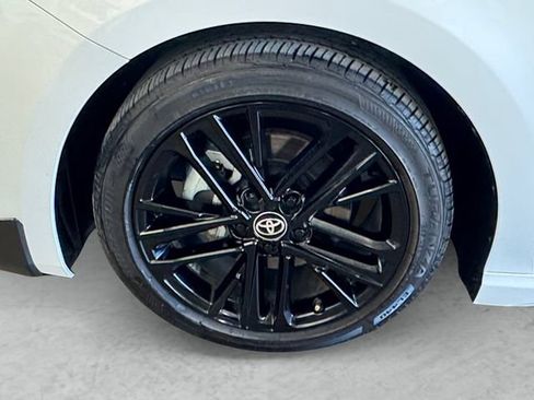 Used 2025 Toyota Camry SE w/ Convenience Package FWD image 23