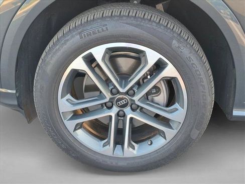 Certified 2025 Audi Q5 Premium w/ Convenience Package AWD/4WD image 10