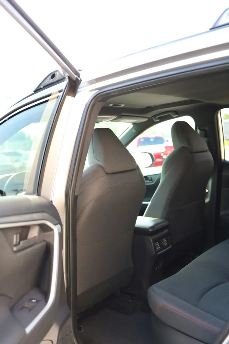 Used 2021 Toyota RAV4 SE w/ Weather & Moonroof Package AWD/4WD image 32