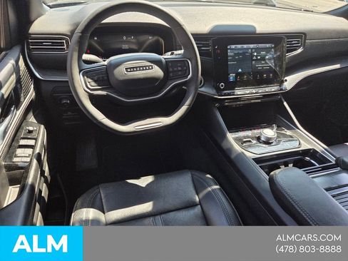Used 2023 Jeep Wagoneer L Series II AWD/4WD image 7