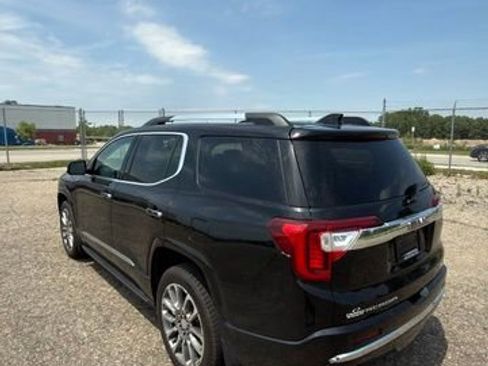 Used 2023 GMC Acadia Denali w/ Denali Ultimate Package AWD/4WD image 3