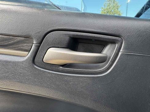 Used 2014 Chrysler 300 C image 41