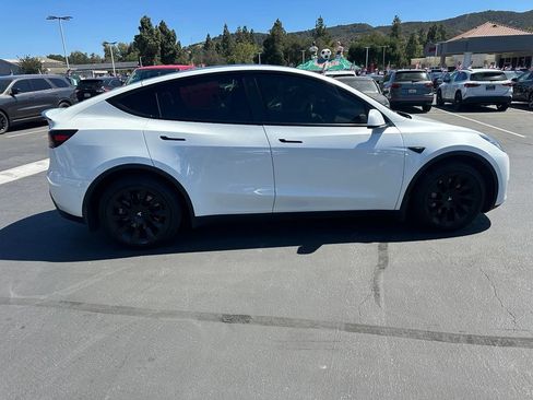 Used 2021 Tesla Model Y Long Range AWD/4WD image 4