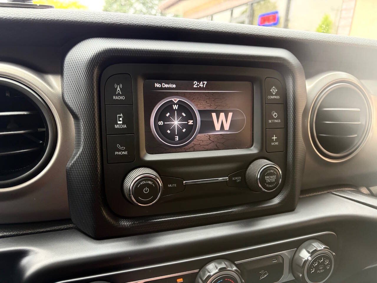Used 2020 Jeep Wrangler Unlimited Sport S AWD/4WD image 19