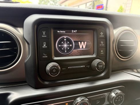 Used 2020 Jeep Wrangler Unlimited Sport S AWD/4WD image 19