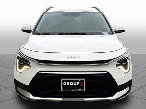 Used 2023 Kia Niro LX FWD image 4