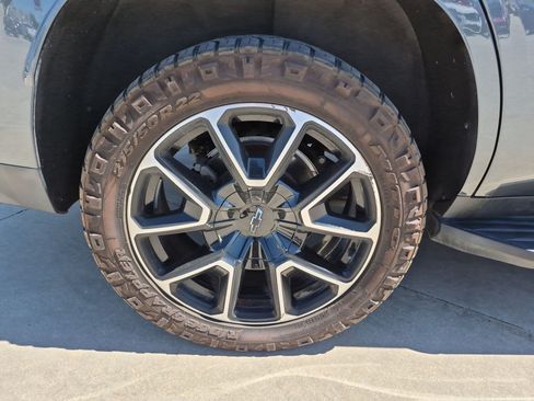 Used 2021 Chevrolet Tahoe RST w/ Luxury Package AWD/4WD image 13