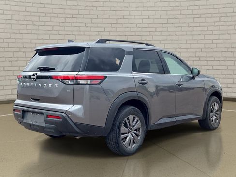 Used 2025 Nissan Pathfinder SV FWD image 5